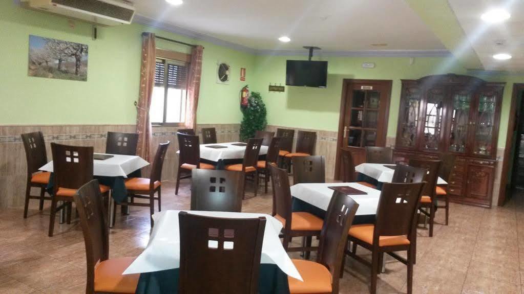 Hostal Restaurante El Paraiso دون بينيتو المظهر الخارجي الصورة