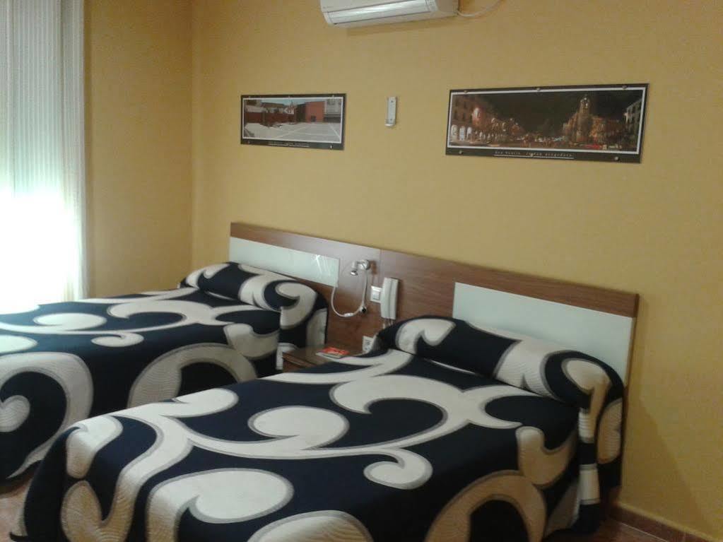 Hostal Restaurante El Paraiso دون بينيتو المظهر الخارجي الصورة